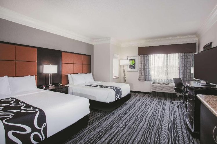 Room TWO QUEEN BEDS Room