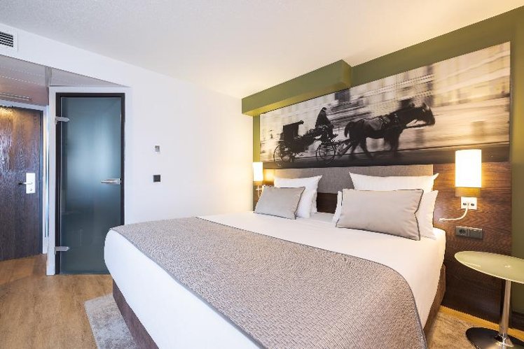DOUBLE SUPERIOR Room