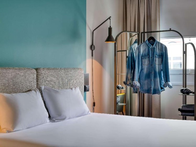 DOUBLE WITH DOUBLE BED Room