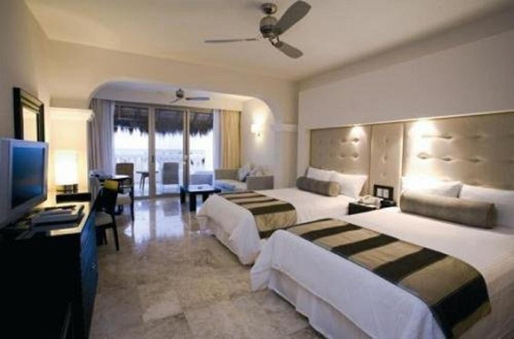 Grand Riviera Princess