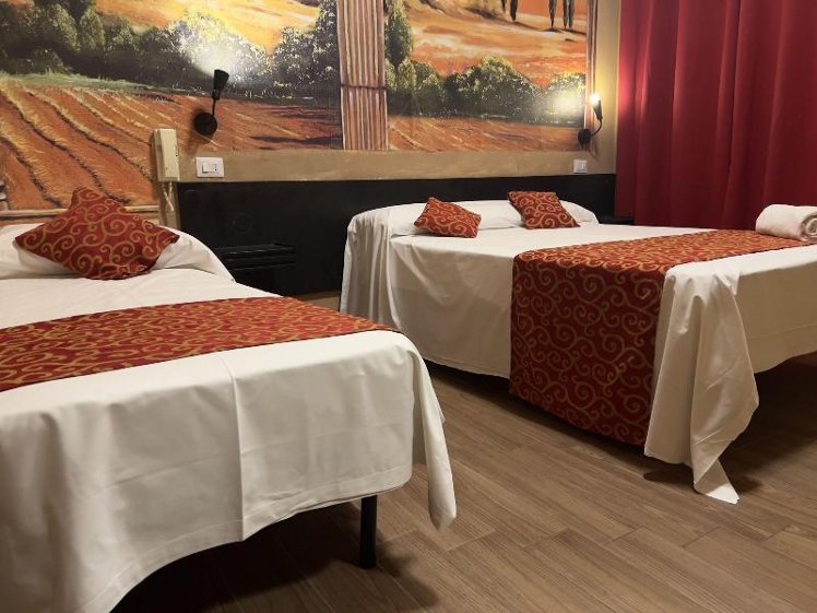 TRIPLE WITH SHARED BATHROOM Room