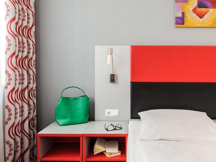 SINGLE STANDARD Room