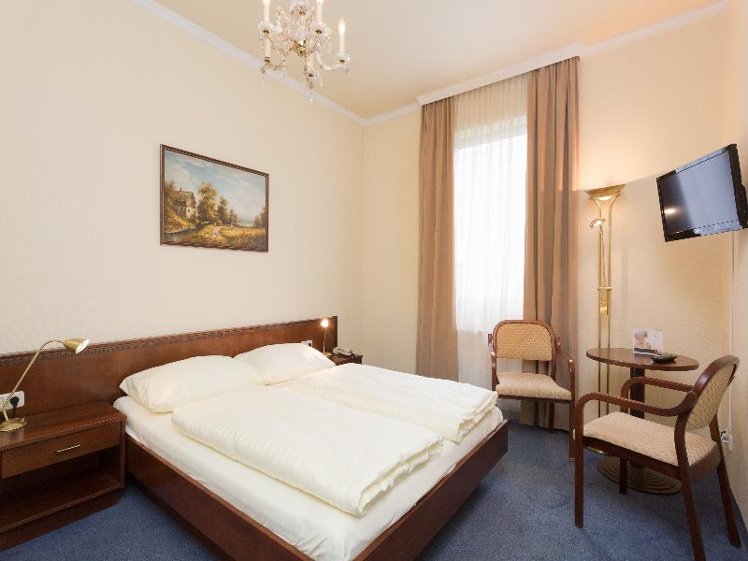 DOUBLE STANDARD Room