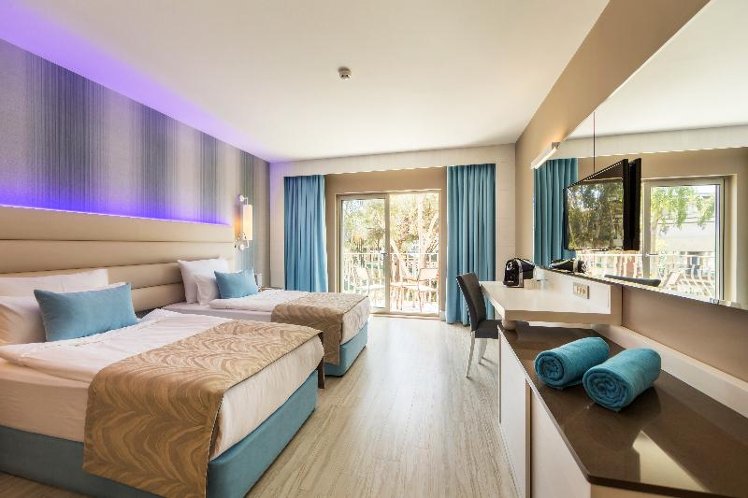 DOUBLE STANDARD Room