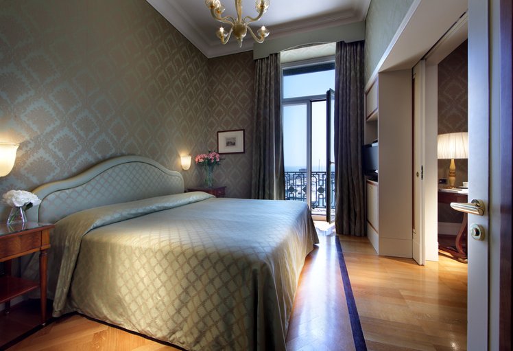 SUITE WITH VIEWS Room