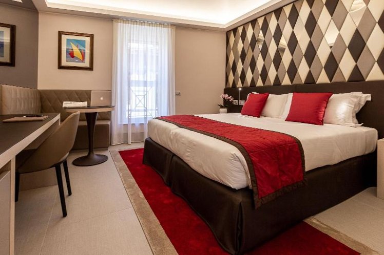 DOUBLE KING SIZE BED Room