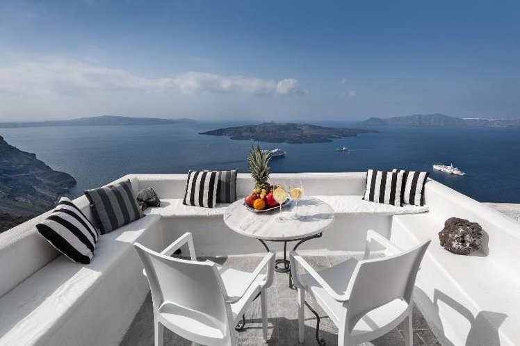 DOUBLE SEA VIEW KING BED Room
