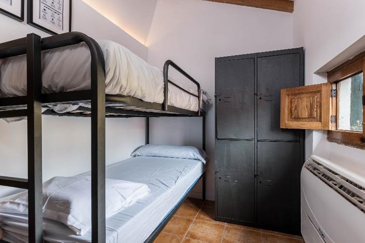 Bed in dormitory BUNK BED Room