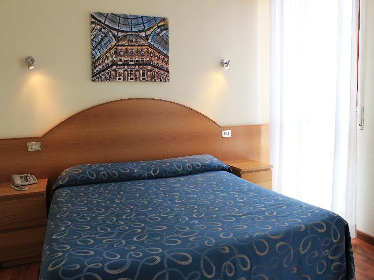 DOUBLE STANDARD Room