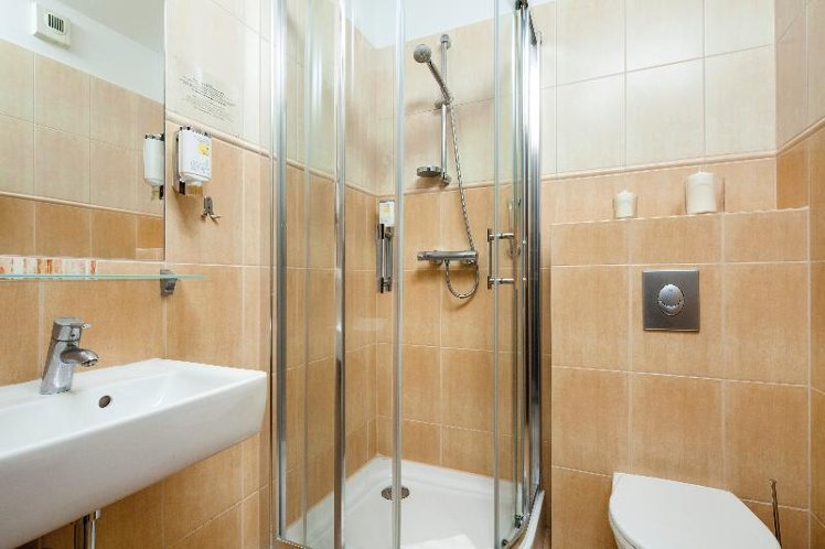 SINGLE STANDARD Room