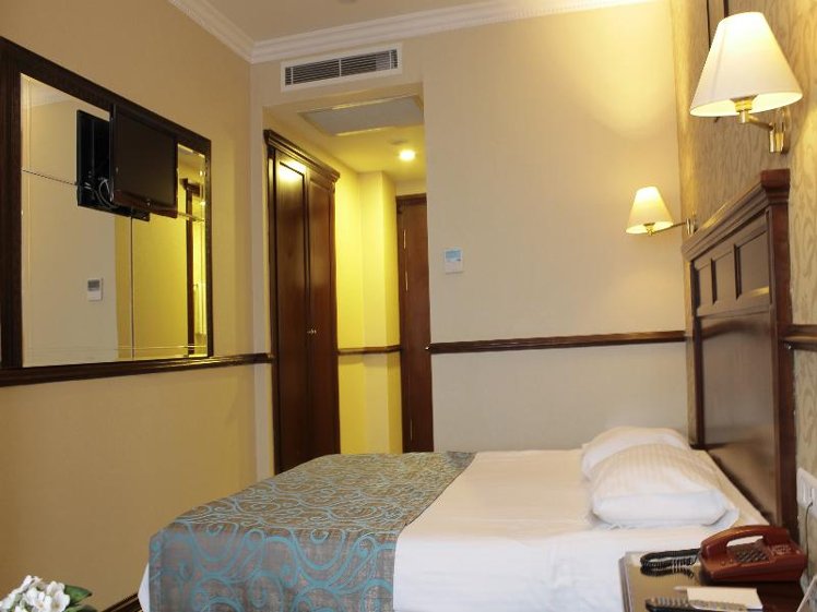 SINGLE STANDARD Room