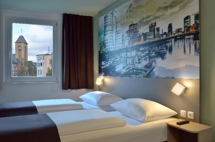 DOUBLE SINGLE USE STANDARD Room