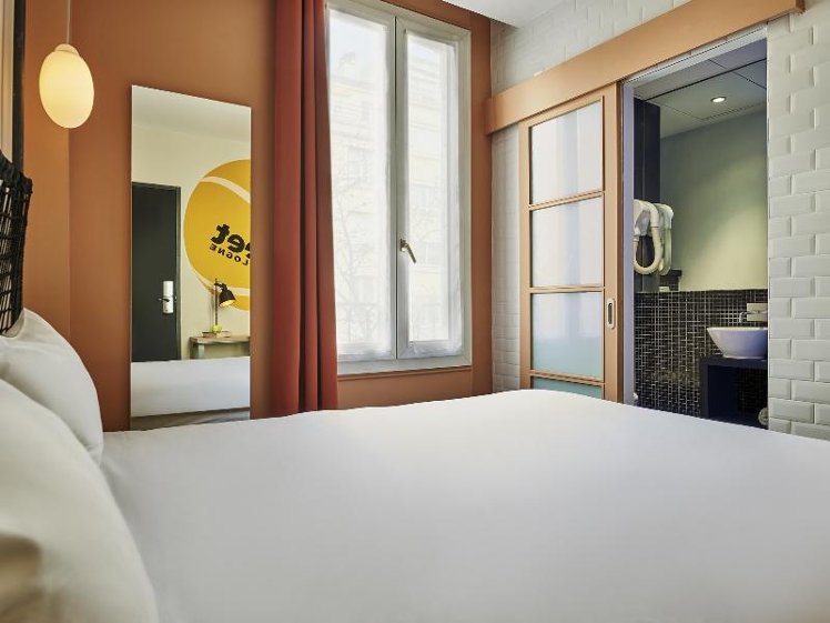 DOUBLE WITH DOUBLE BED Room