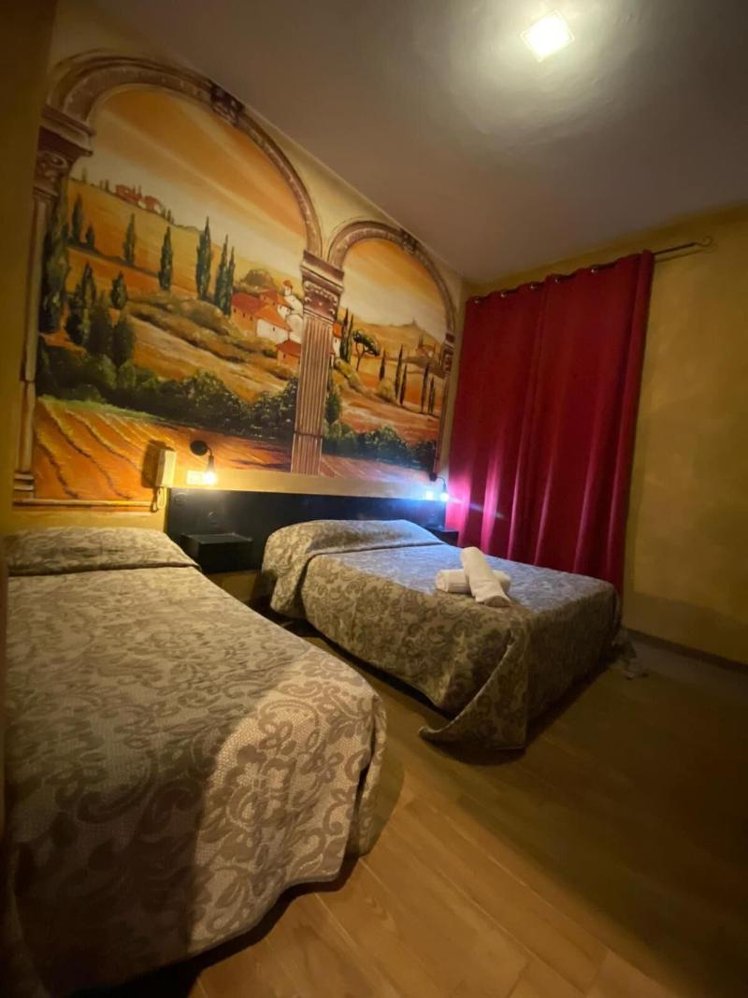 TRIPLE WITH SHARED BATHROOM Room