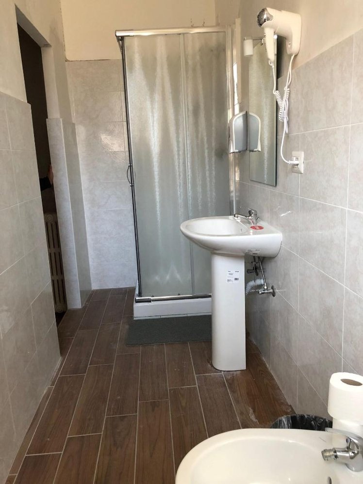 TRIPLE WITH SHARED BATHROOM Room