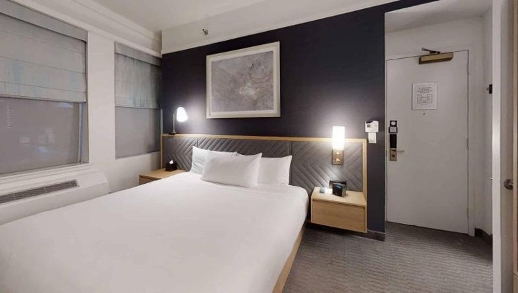DOUBLE KING SIZE BED Room