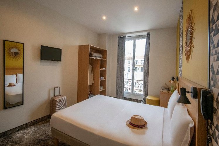 DOUBLE STANDARD Room