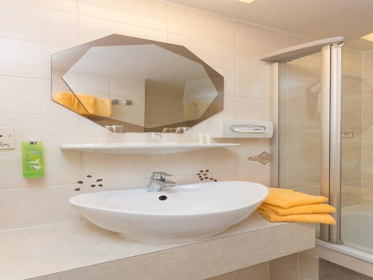 DOUBLE STANDARD Room