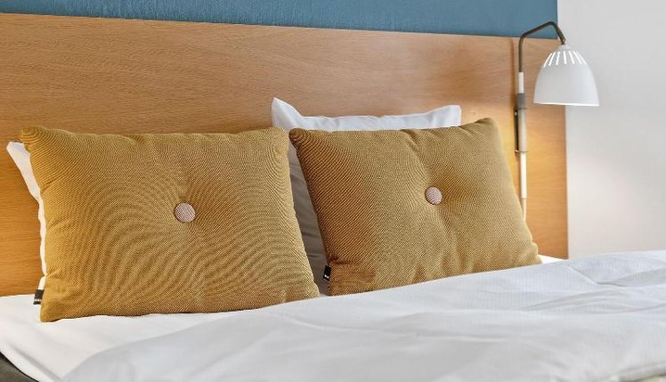 TWIN KING SIZE BED Room