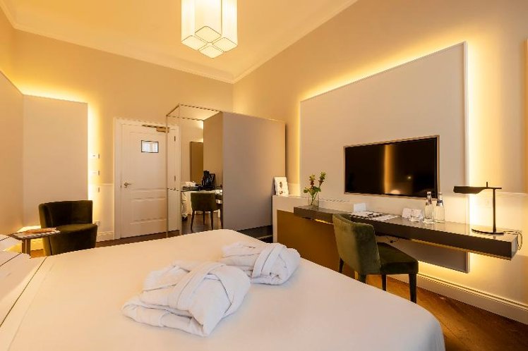 DOUBLE STANDARD Room