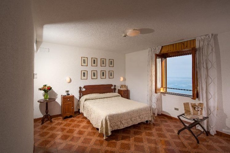 DOUBLE WITH VIEWS Room