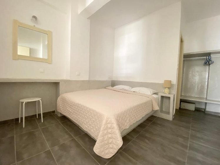 STUDIO CAPACITY 4 Room
