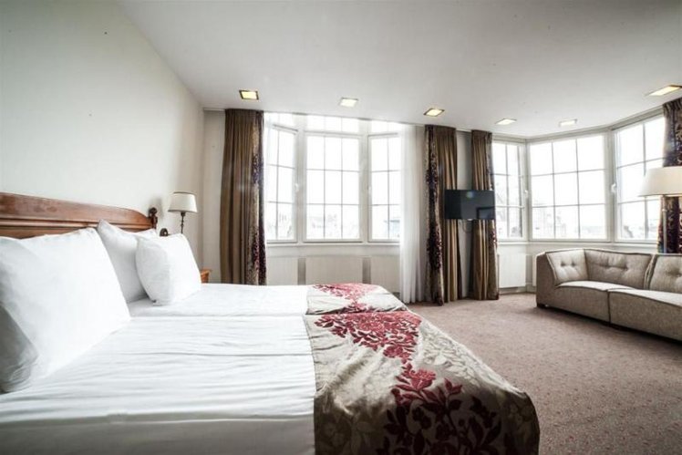TRIPLE STANDARD Room