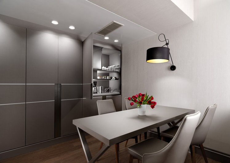 Holiday Suites