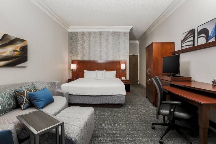 DOUBLE KING SIZE BED Room