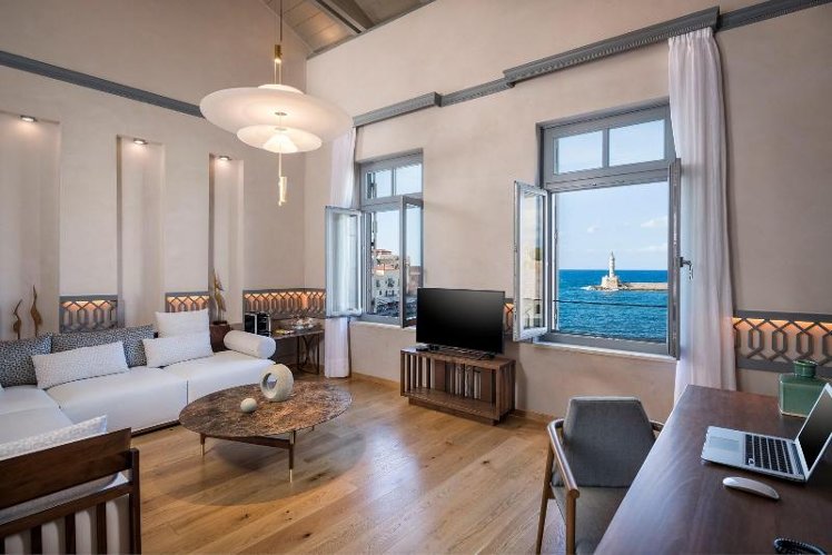 SUITE PREMIUM KING BED Room
