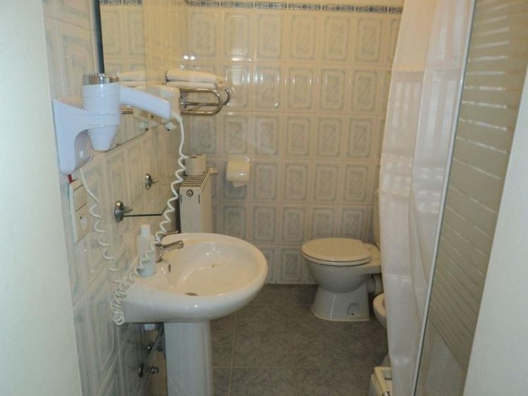 QUADRUPLE STANDARD Room