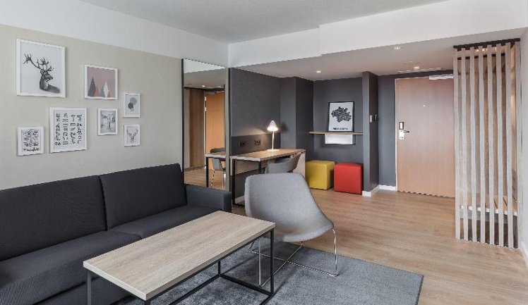DOUBLE PREMIUM KING BED Room