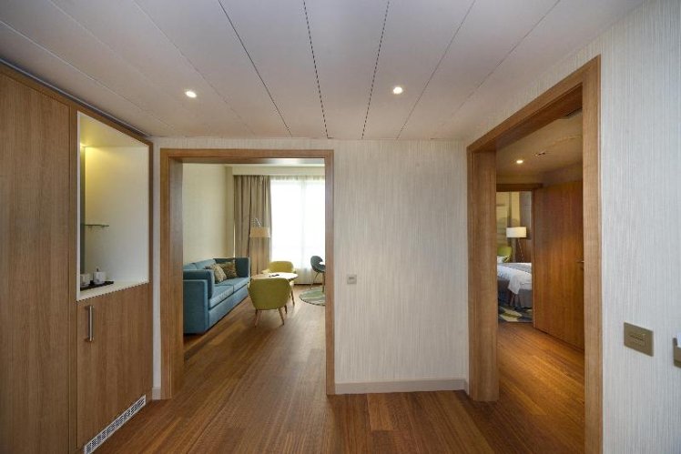 SUITE KING SIZE BED Room
