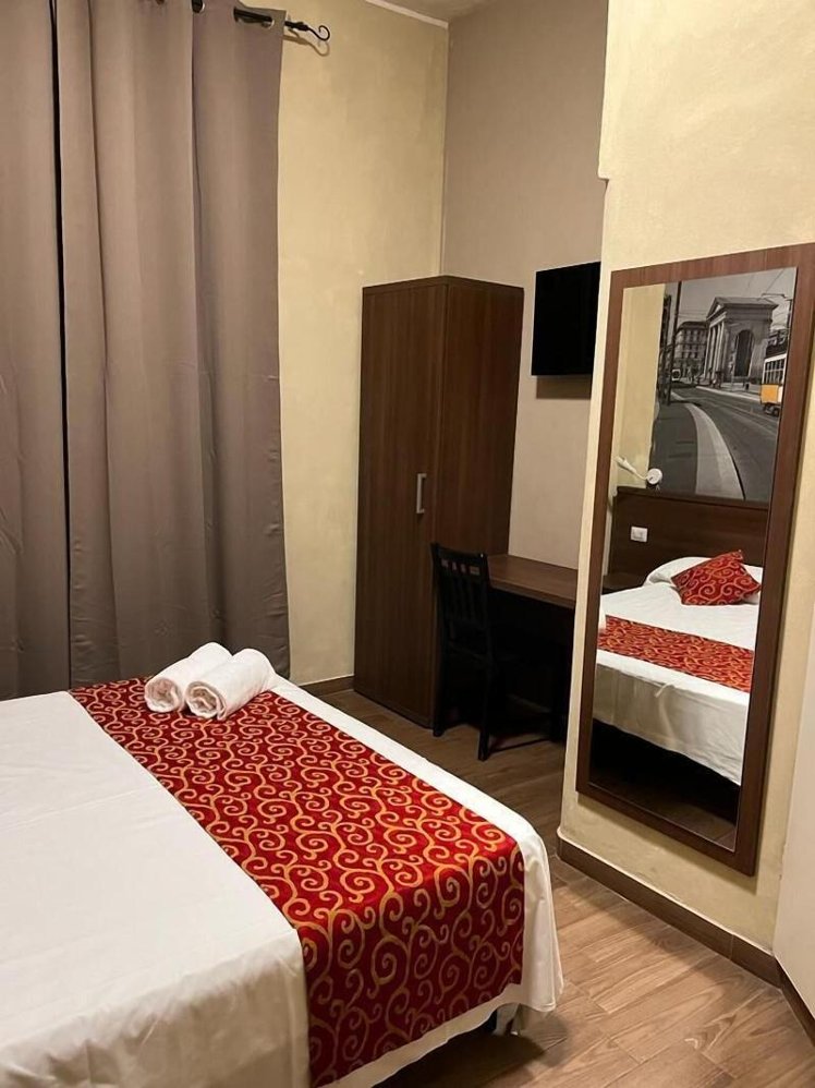 DOUBLE QUEEN SIZE BED Room