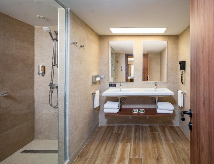 DOUBLE STANDARD Room