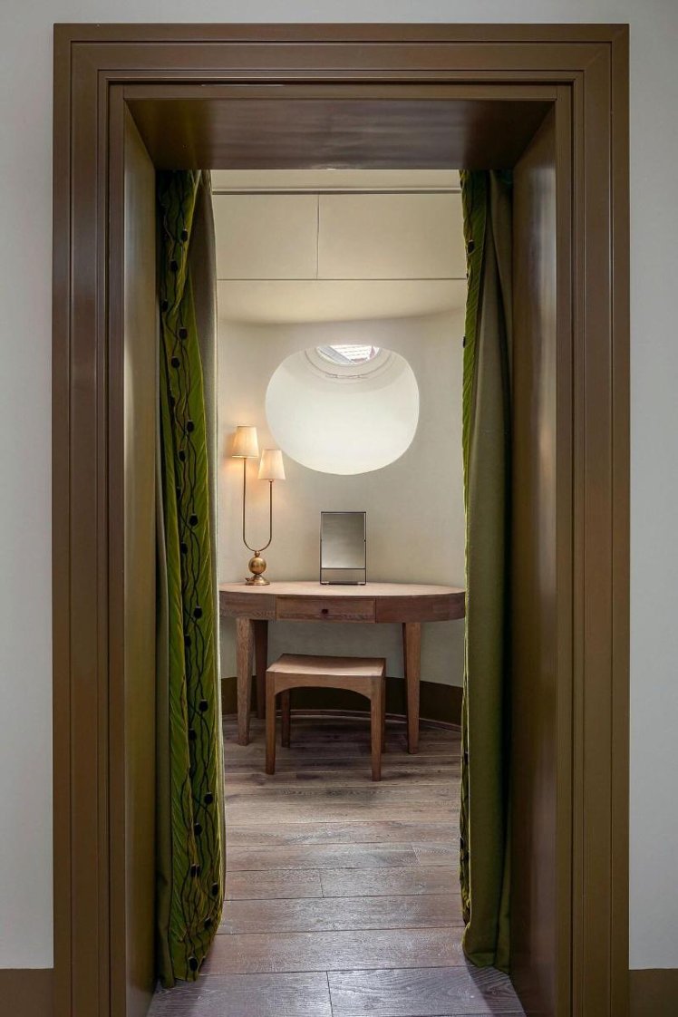 SUITE KING SIZE BED Room
