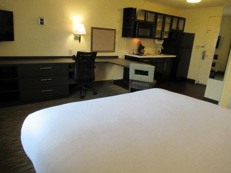STUDIO Accessible-Queen Size Bed Room