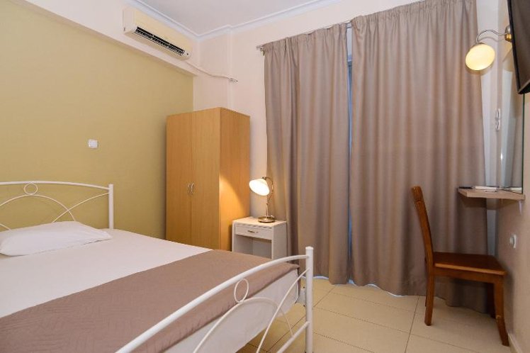 TRIPLE ECONOMY Room