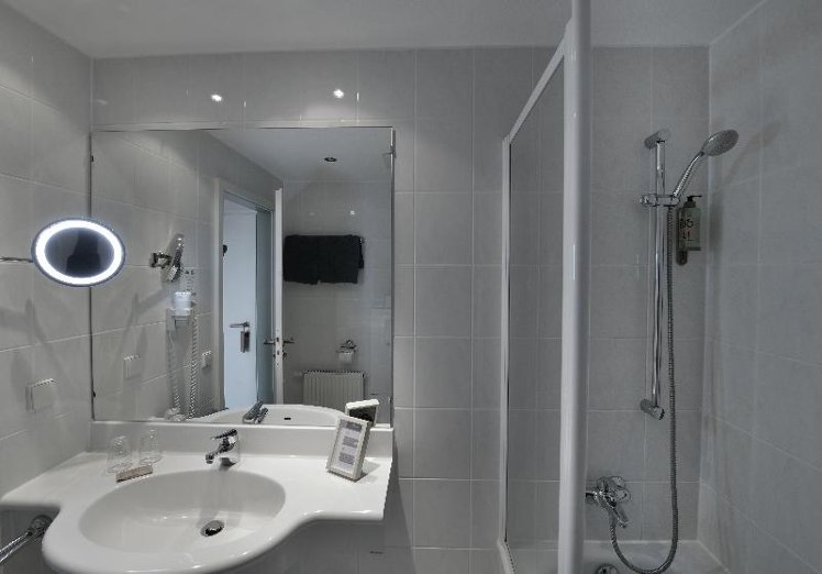 DOUBLE STANDARD Room
