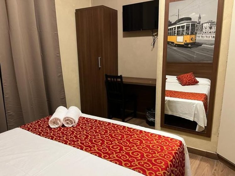DOUBLE QUEEN SIZE BED Room
