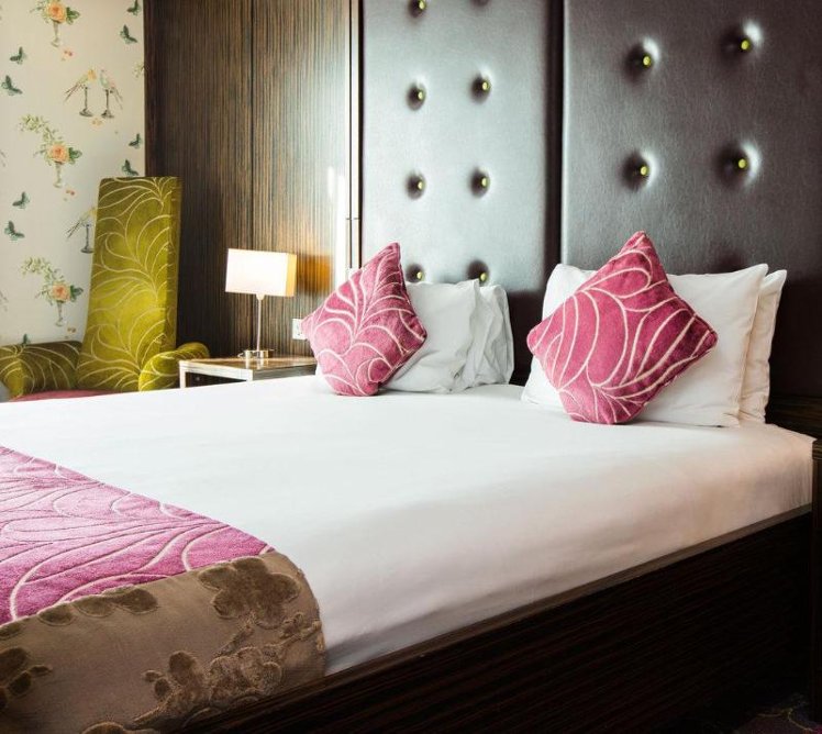 JUNIOR SUITE KING SIZE BED Room