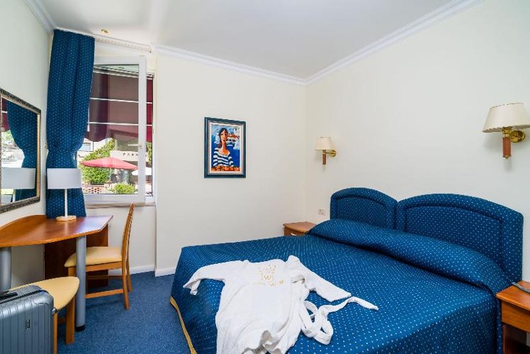 JUNIOR SUITE STANDARD Room