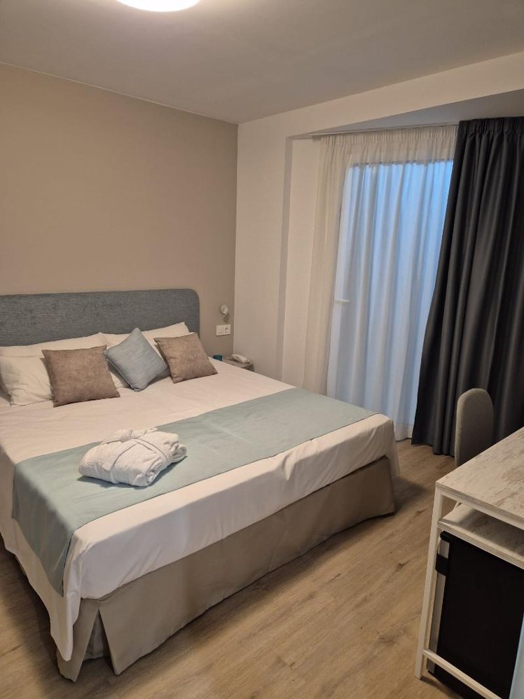 TRIPLE STANDARD Room