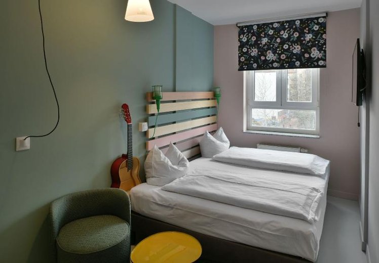 SINGLE STANDARD Room
