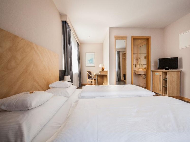 SINGLE STANDARD Room