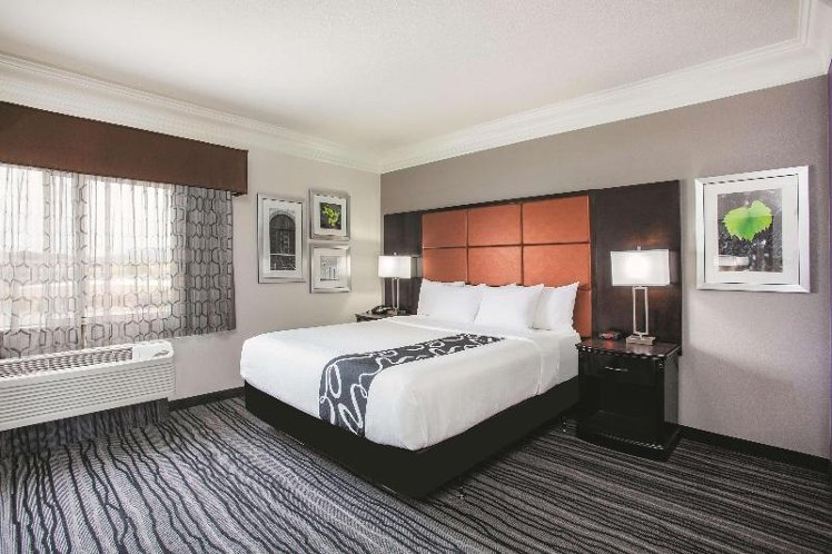 DOUBLE KING BED NON SMOKING Room