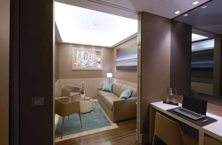 SUITE KING SIZE BED Room
