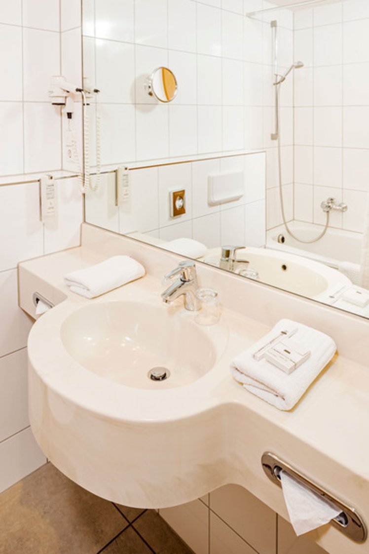 SINGLE STANDARD Room