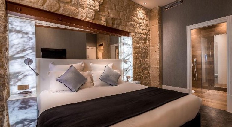 DOUBLE WITH BALCONY Room