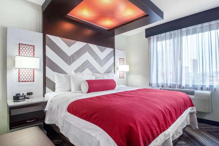 DOUBLE KING SIZE BED Room